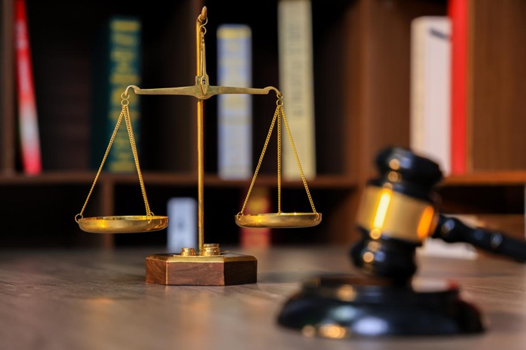 领律师代理深圳劳动仲裁案，从“诉苦”中找到新线索，助委托人成功获赔22.5万