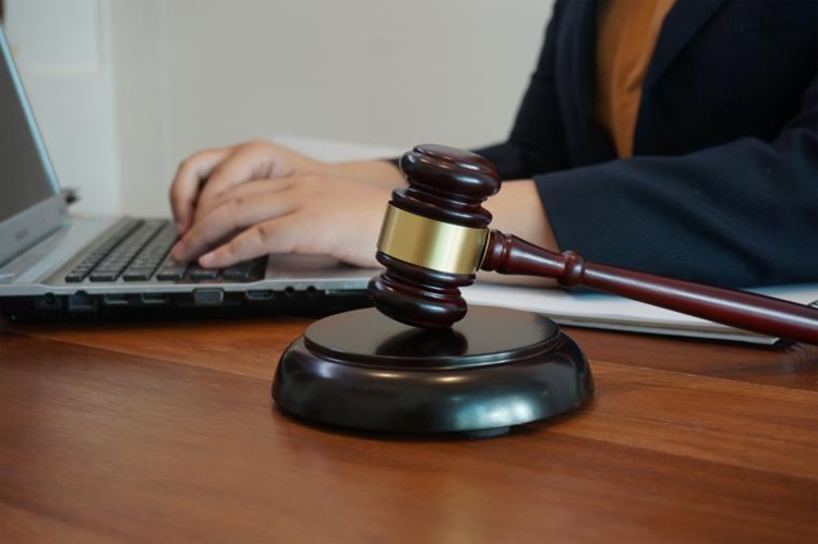 冠领律师代理上海杨浦盗窃案，助嫌疑人获不起诉决定