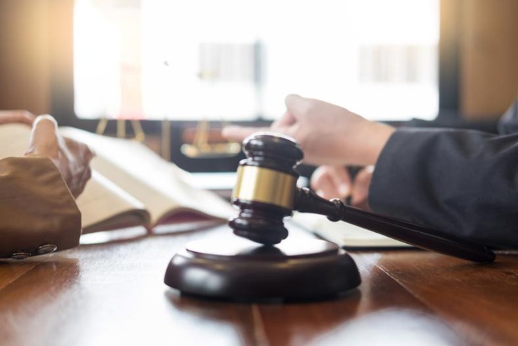 冠领律师担任上海松江假冒注册商标案辩护人，依法助被告人获缓刑 - 北京冠领律师事务所