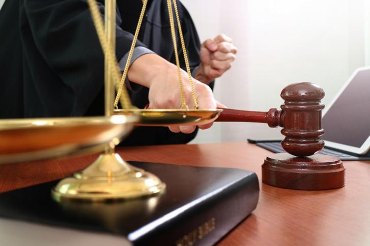 盗刷他人信用卡资金犯罪，冠领律师依法辩护助被告人获缓刑