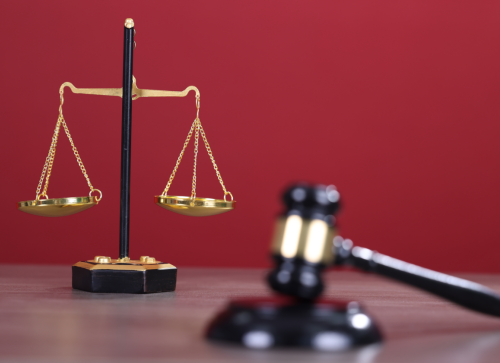 女子凭遗嘱继承母亲遗产遭继父起诉,冠领律师助其斩获50%房产及约53万元财产-2 女子凭遗嘱继承母亲遗产遭继父起诉,冠领律师助其斩获50%房产及约53万元财产-2