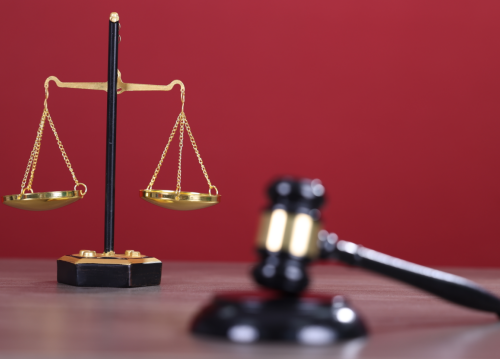 老人遭他人试驾摩托撞伤致残，冠领律师破解拒赔僵局助其获赔21.3万余元-2