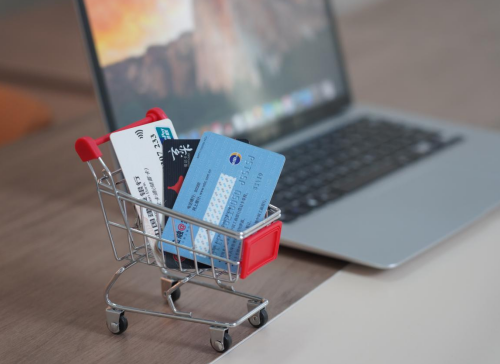 女子将银行卡出借被控“掩隐罪”,冠领律师为其争取缓刑判决-1 女子将银行卡出借被控“掩隐罪”,冠领律师为其争取缓刑判决-1