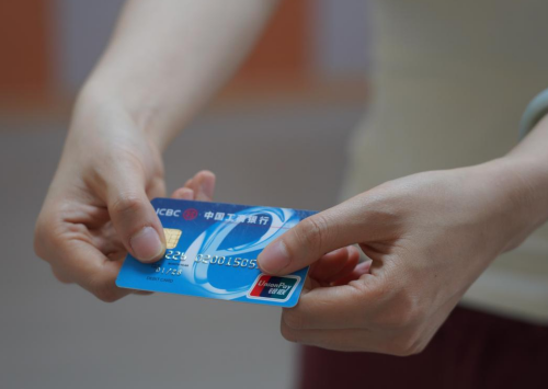 女子投资款交业务经理代管后损失19万元,冠领律师助其挽回全部损失-1 女子投资款交业务经理代管后损失19万元,冠领律师助其挽回全部损失-1