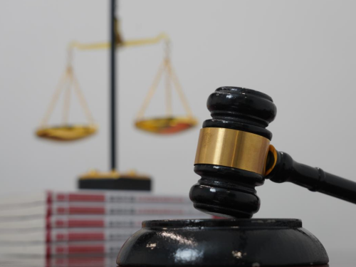 前妻趁男子病重与其签订不公平协议,冠领律师助男子保住财产维持原约定-2 前妻趁男子病重与其签订不公平协议,冠领律师助男子保住财产维持原约定-2