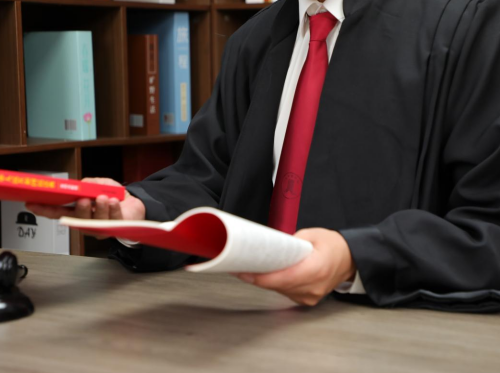 男子被借名贷款转贷起纠纷,冠领律师巧取证据助委托人全额回款-2 男子被借名贷款转贷起纠纷,冠领律师巧取证据助委托人全额回款-2