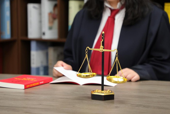 妯娌间冲突女子涉嫌故意伤害罪，冠领律师凭证据不足助其获不起诉决定