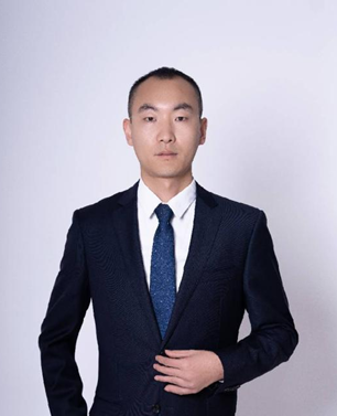 李伟